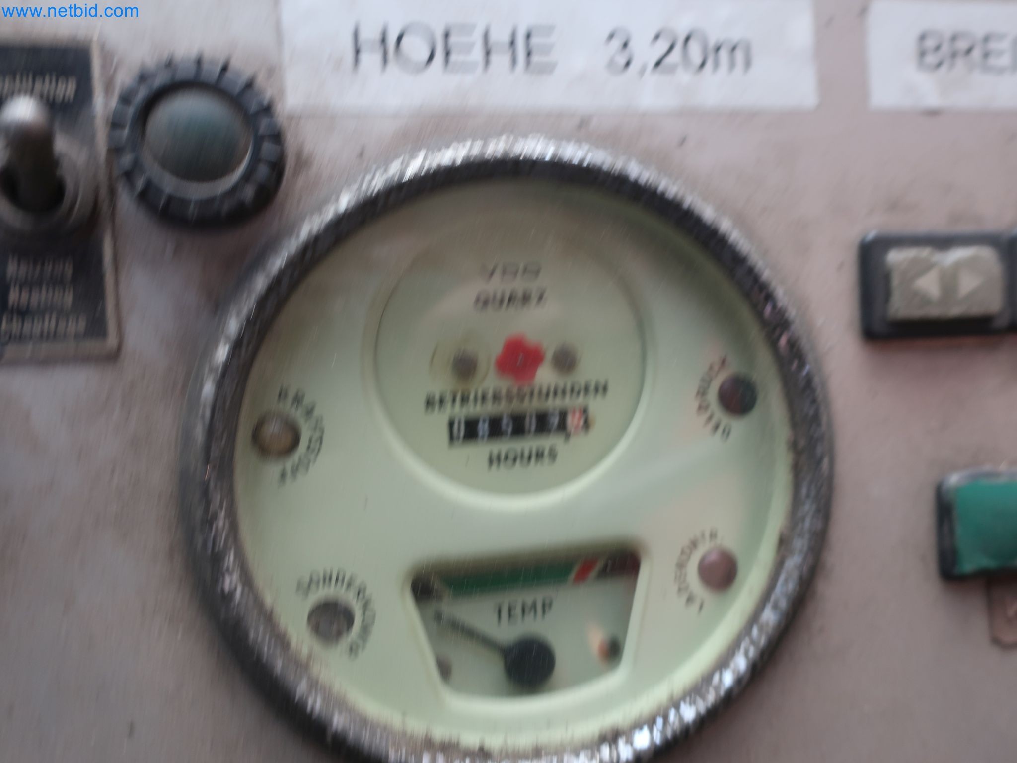 Závody na výrobu a skladování produktů z minerálních olejů, jakož i vstupů a hotových výrobků pro výrobu maziv.-9