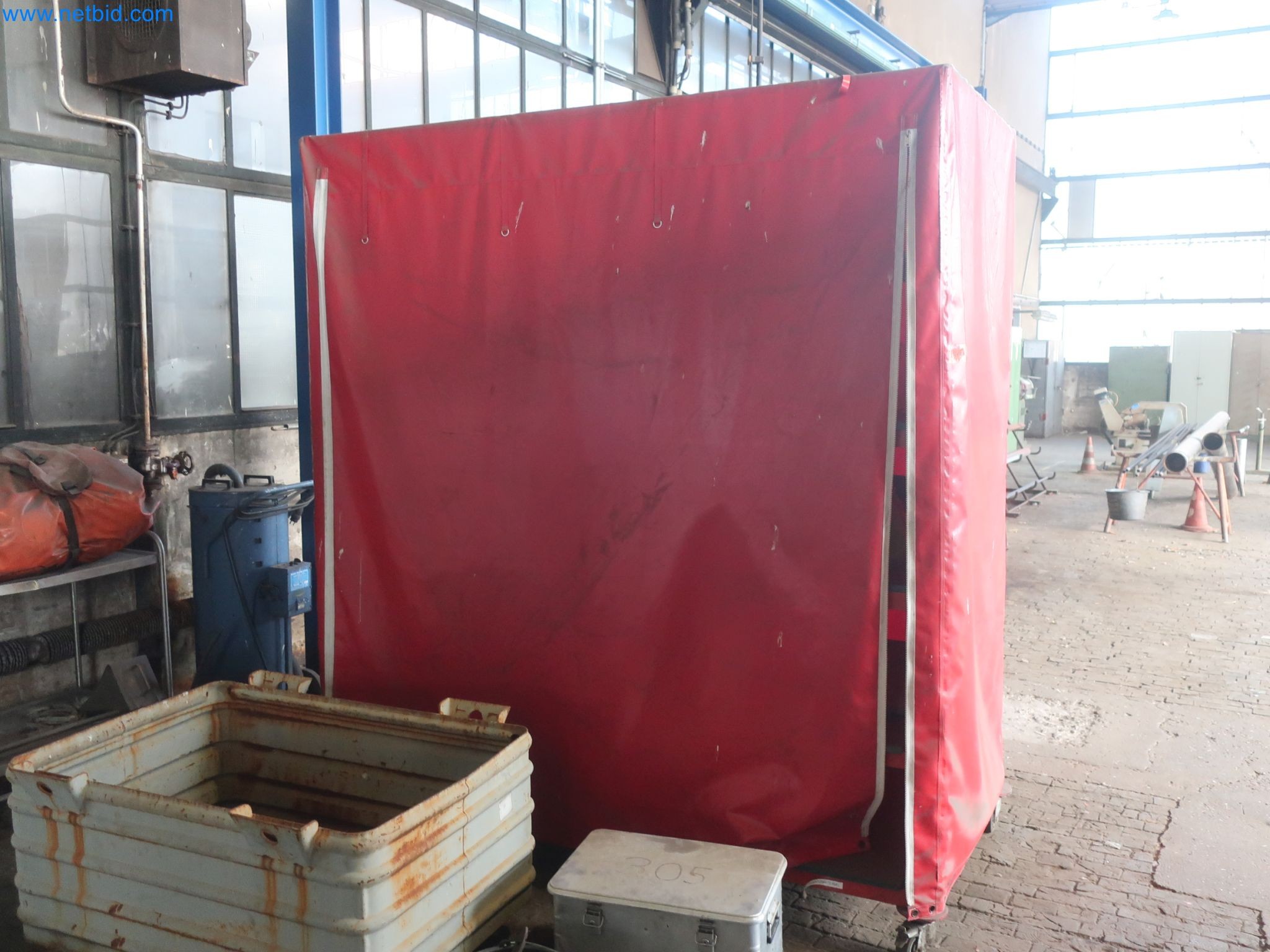 Magazinbestände, Rohöl-/Gas-Öl-/Einsatzpumpen sowie Betriebsausstattung einer Raffinerie-2