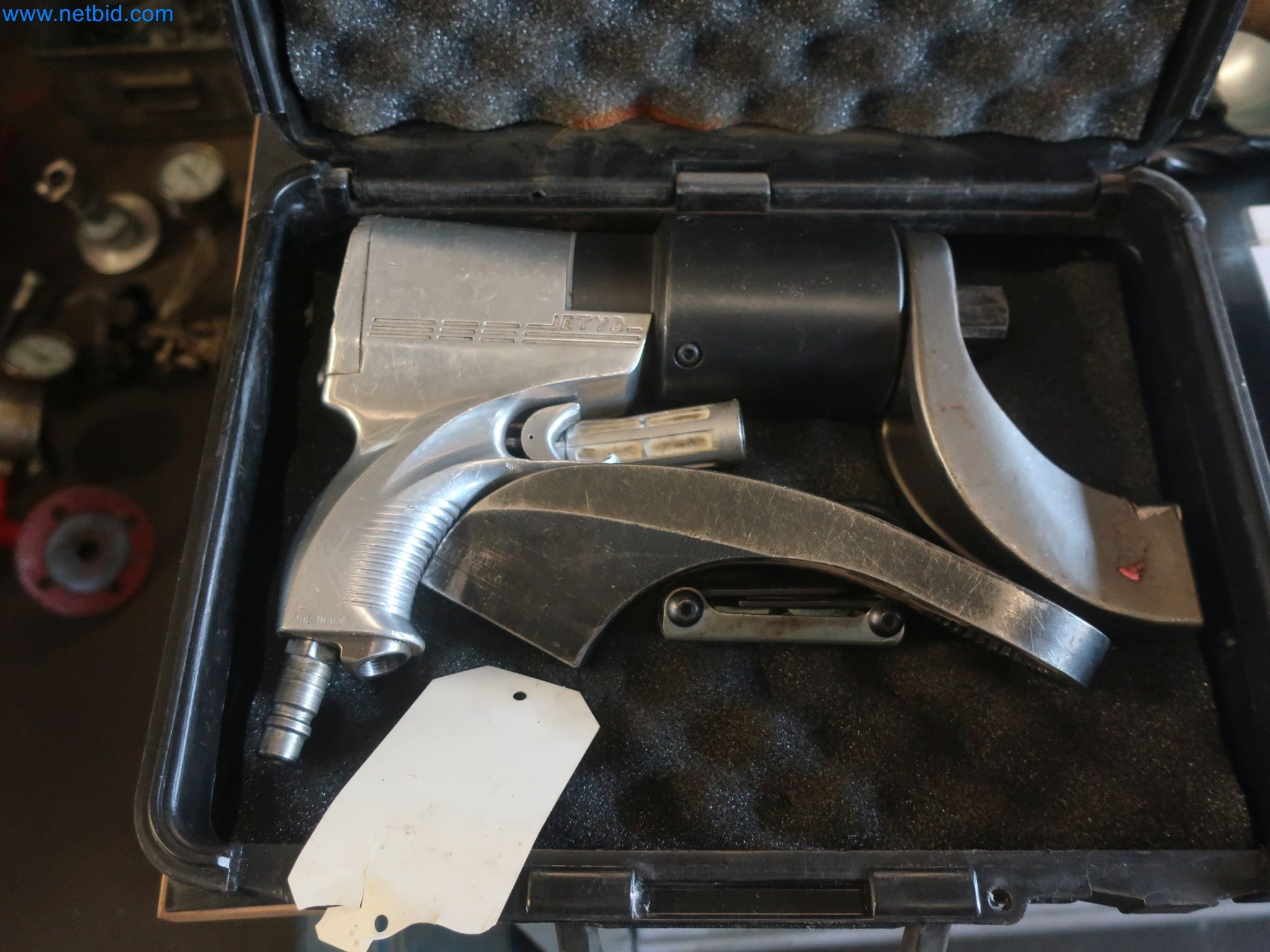 Magazinbestände, Rohöl-/Gas-Öl-/Einsatzpumpen sowie Betriebsausstattung einer Raffinerie-6