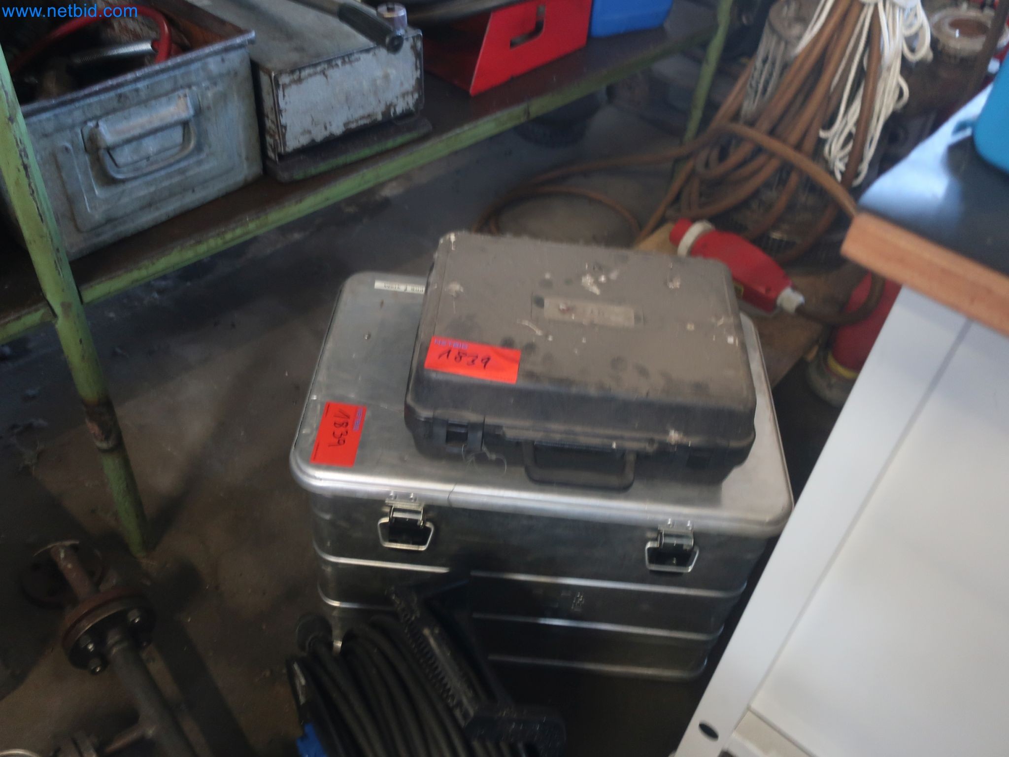 Magazinbestände, Rohöl-/Gas-Öl-/Einsatzpumpen sowie Betriebsausstattung einer Raffinerie-7