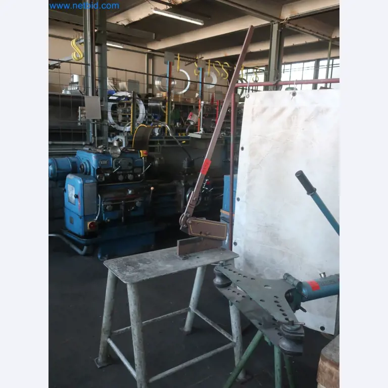 Installations pour la fabrication et le stockage de produits pétroliers ainsi que de produits d'alimentation et de produits finis pour la fabrication de lubrifiants-1