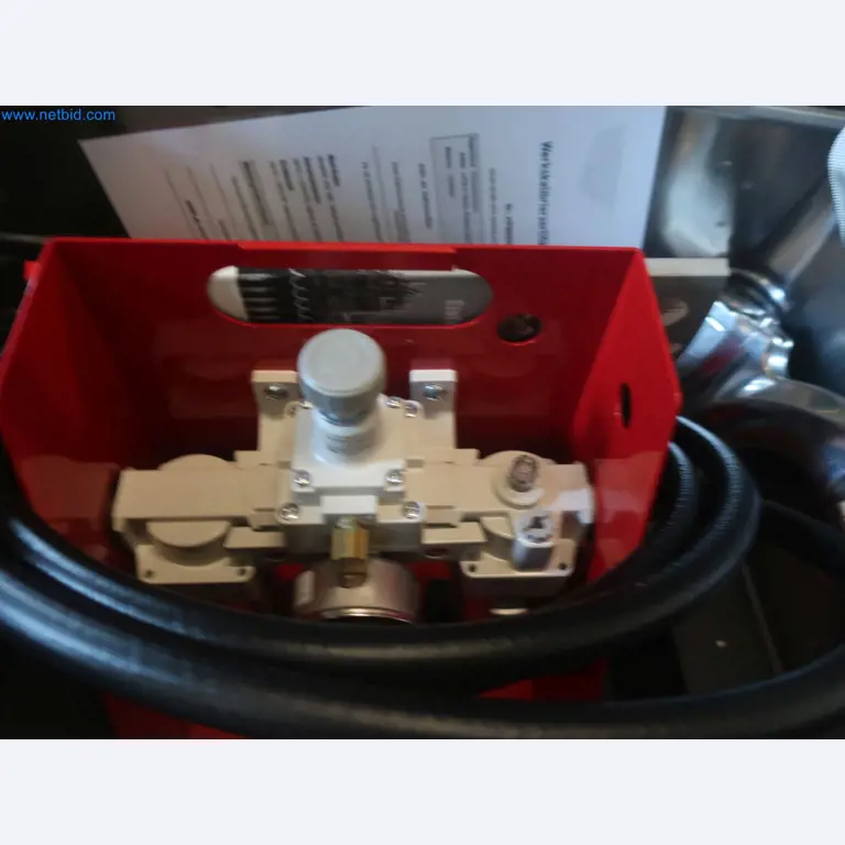 Installations pour la fabrication et le stockage de produits pétroliers ainsi que de produits d'alimentation et de produits finis pour la fabrication de lubrifiants-3