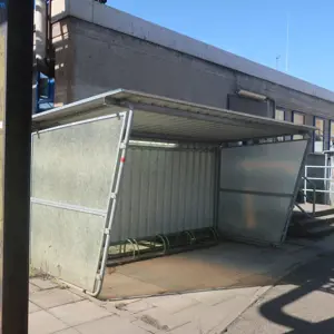 2 Fahrradunterstände