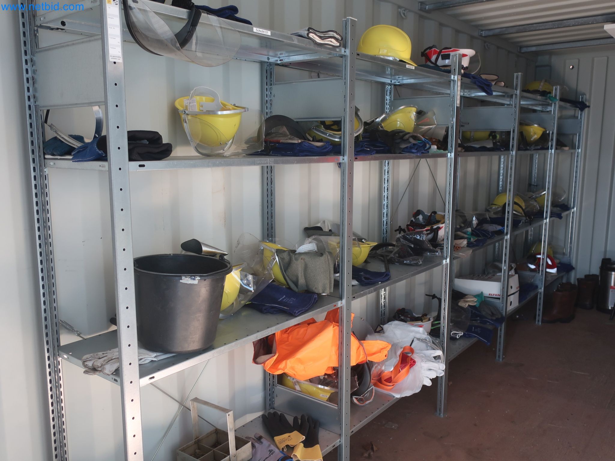 Závody na výrobu a skladování produktů z minerálních olejů, jakož i vstupů a hotových výrobků pro výrobu maziv.-6