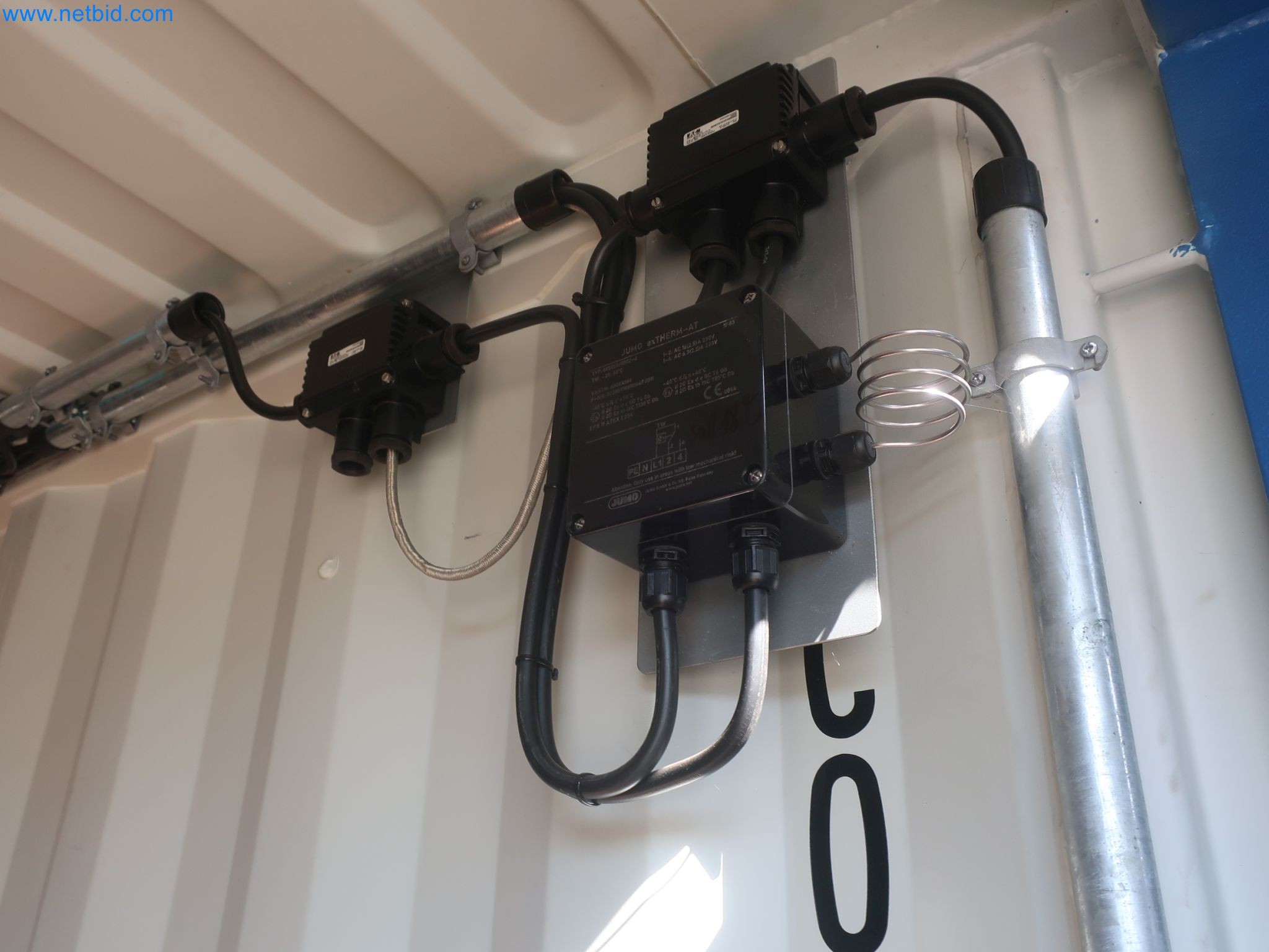 Závody na výrobu a skladování produktů z minerálních olejů, jakož i vstupů a hotových výrobků pro výrobu maziv.-8