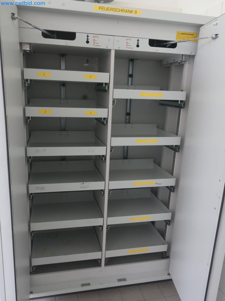 Plants for the production and storage of mineral oil products as well as input and finished products for the production of lubricants-4