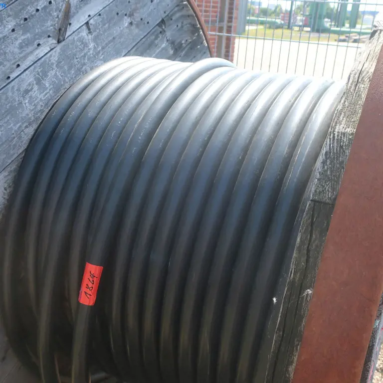 Niederspannungskabel  NYKY-J 4X120²SM