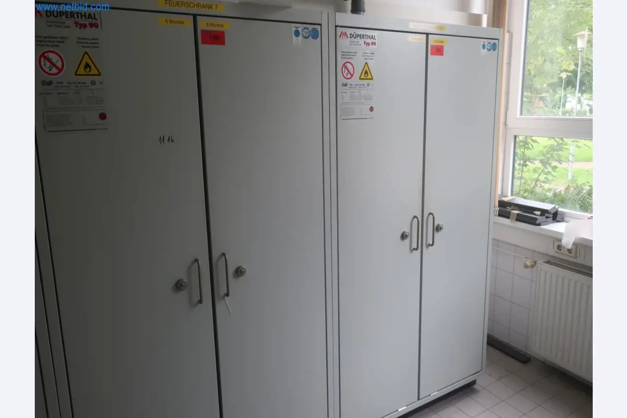 Zakłady produkcji i magazynowania mineralnych produktów olejowych, jak również surowców i produktów gotowych do produkcji smarów.-1