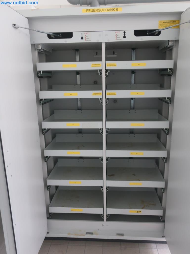 Plants for the production and storage of mineral oil products as well as input and finished products for the production of lubricants-4