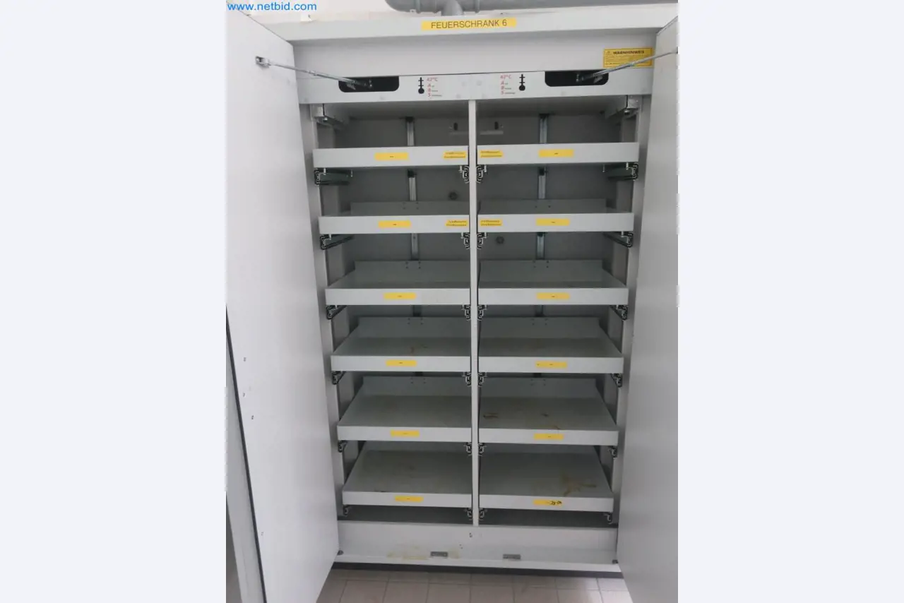 Plantas de producción y almacenamiento de productos derivados del petróleo, así como de insumos y productos acabados para la fabricación de lubricantes.-4