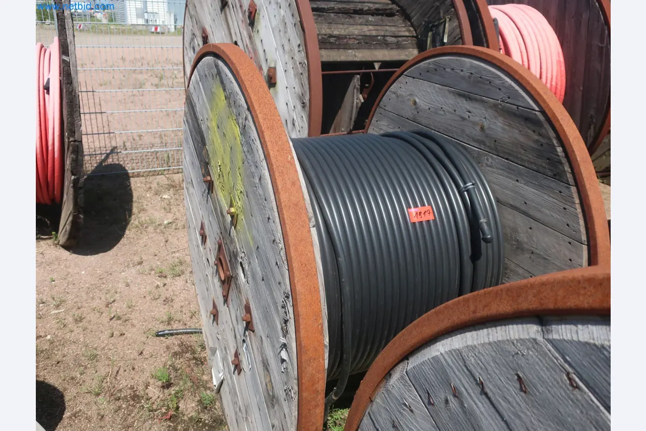 Plants for the production and storage of mineral oil products as well as input and finished products for the production of lubricants-1