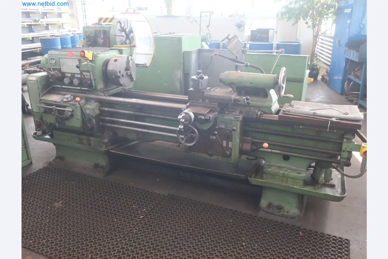 Installations pour la fabrication et le stockage de produits pétroliers ainsi que de produits d'alimentation et de produits finis pour la fabrication de lubrifiants-1