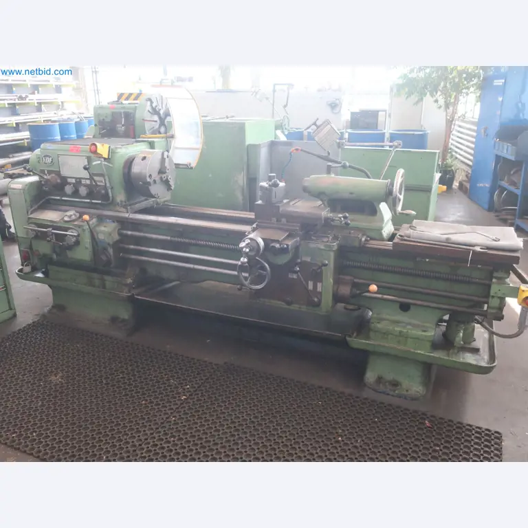 Installations pour la fabrication et le stockage de produits pétroliers ainsi que de produits d'alimentation et de produits finis pour la fabrication de lubrifiants-1