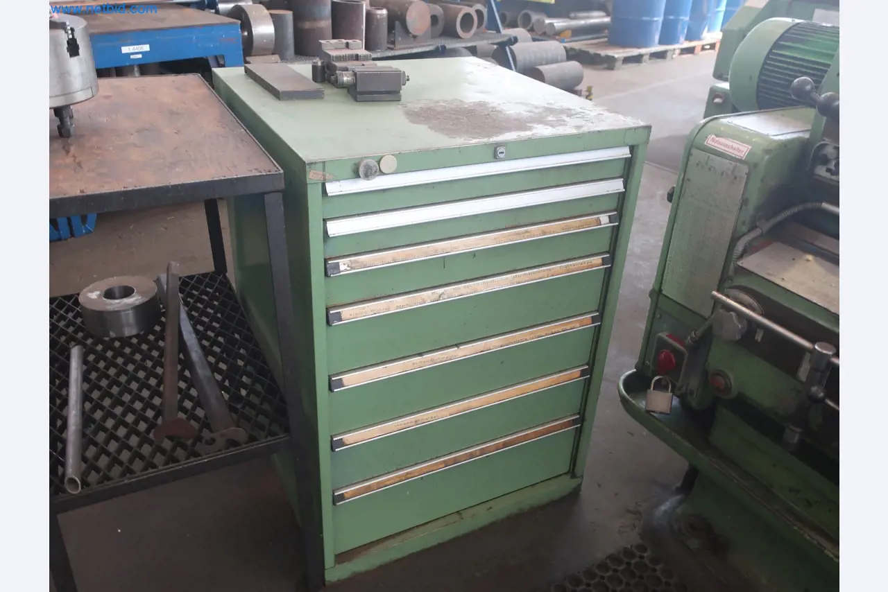 Installations pour la fabrication et le stockage de produits pétroliers ainsi que de produits d'alimentation et de produits finis pour la fabrication de lubrifiants-2