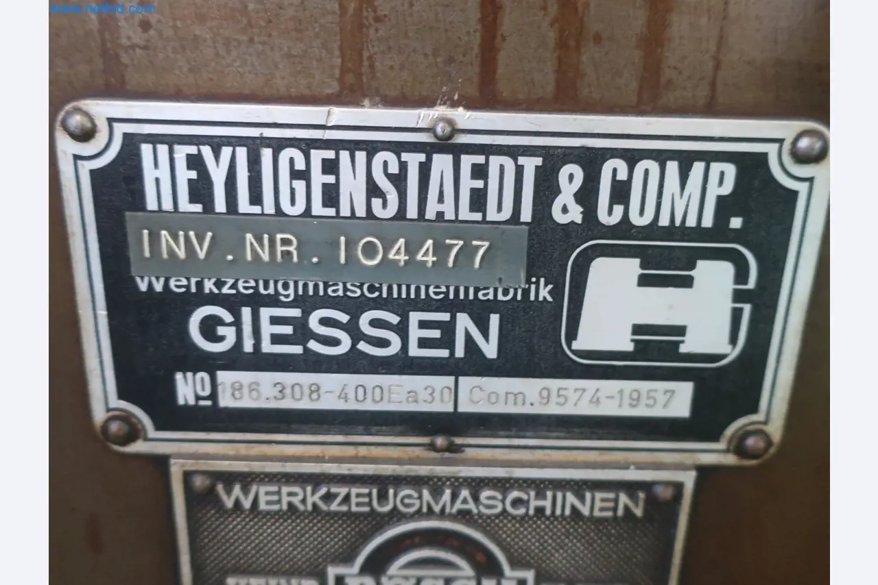 Installations pour la fabrication et le stockage de produits pétroliers ainsi que de produits d'alimentation et de produits finis pour la fabrication de lubrifiants-3