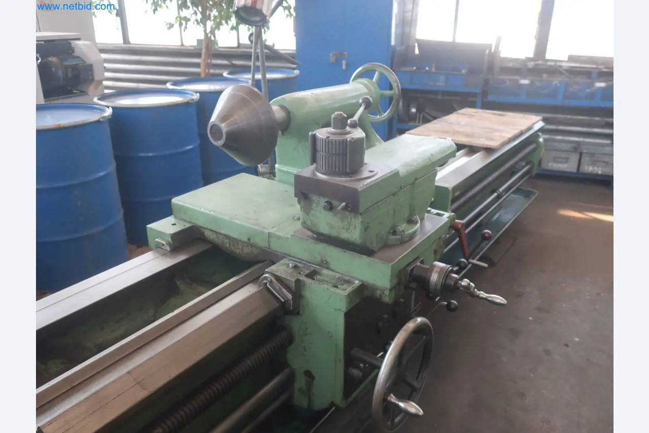 Installations pour la fabrication et le stockage de produits pétroliers ainsi que de produits d'alimentation et de produits finis pour la fabrication de lubrifiants-6