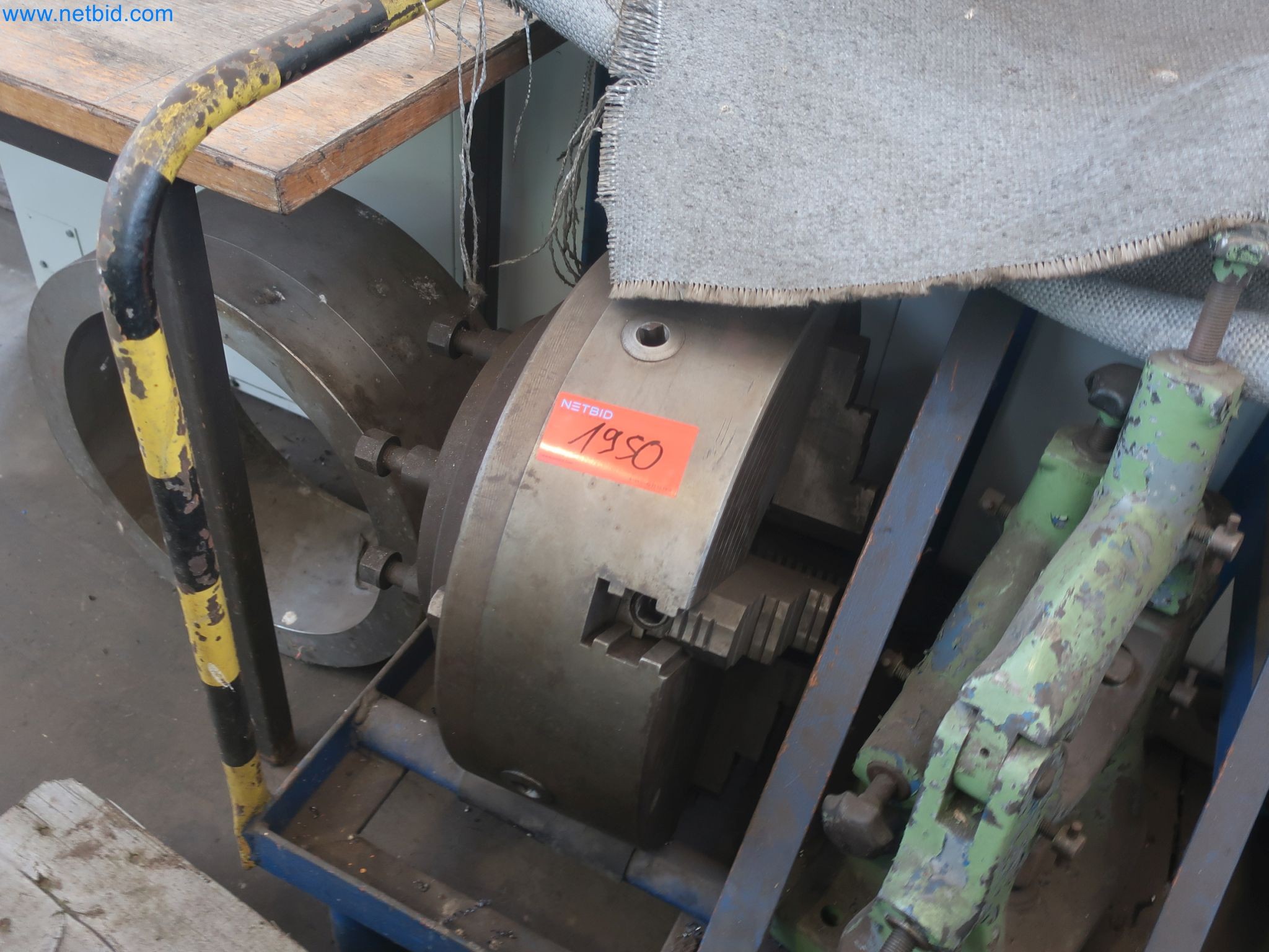 Závody na výrobu a skladování produktů z minerálních olejů, jakož i vstupů a hotových výrobků pro výrobu maziv.-8