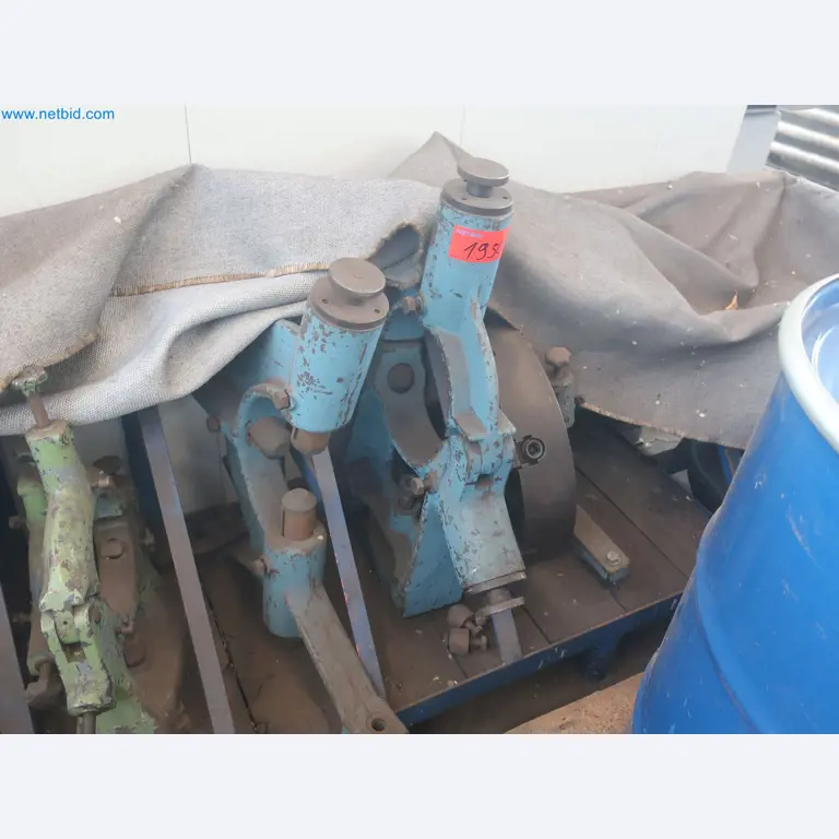 Installations pour la fabrication et le stockage de produits pétroliers ainsi que de produits d'alimentation et de produits finis pour la fabrication de lubrifiants-9