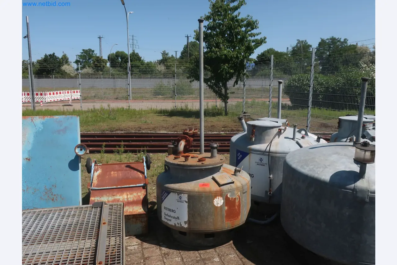 Installations pour la fabrication et le stockage de produits pétroliers ainsi que de produits d'alimentation et de produits finis pour la fabrication de lubrifiants-1