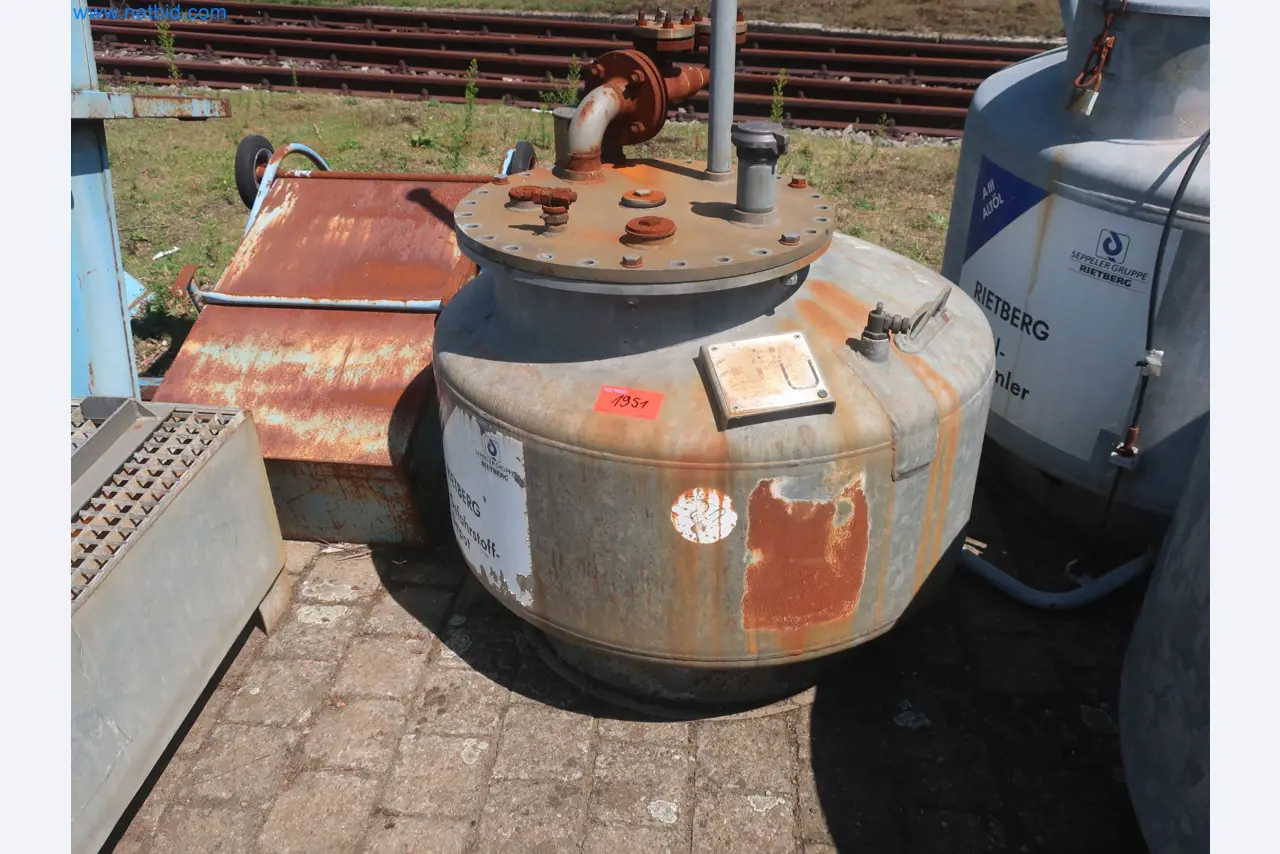 Installations pour la fabrication et le stockage de produits pétroliers ainsi que de produits d'alimentation et de produits finis pour la fabrication de lubrifiants-2