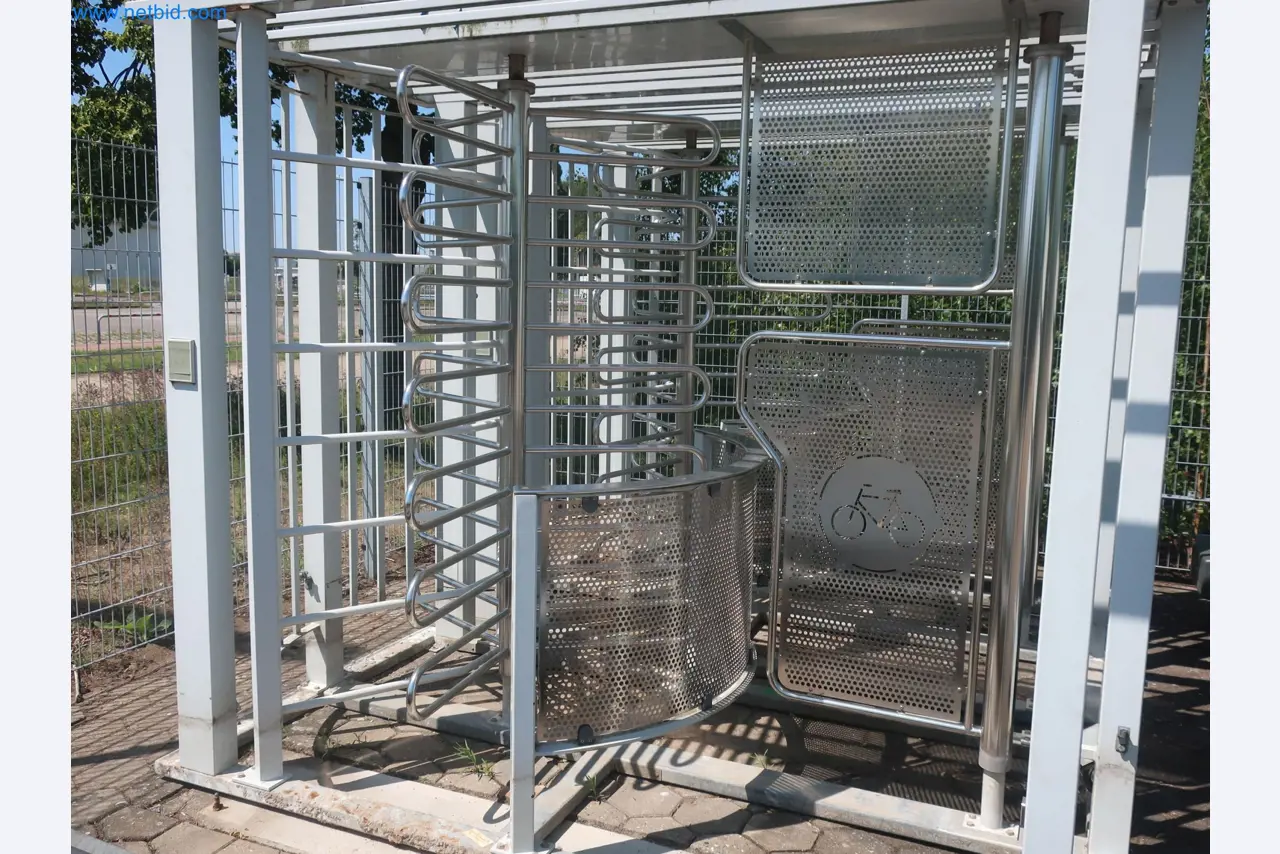 Installations pour la fabrication et le stockage de produits pétroliers ainsi que de produits d'alimentation et de produits finis pour la fabrication de lubrifiants-5