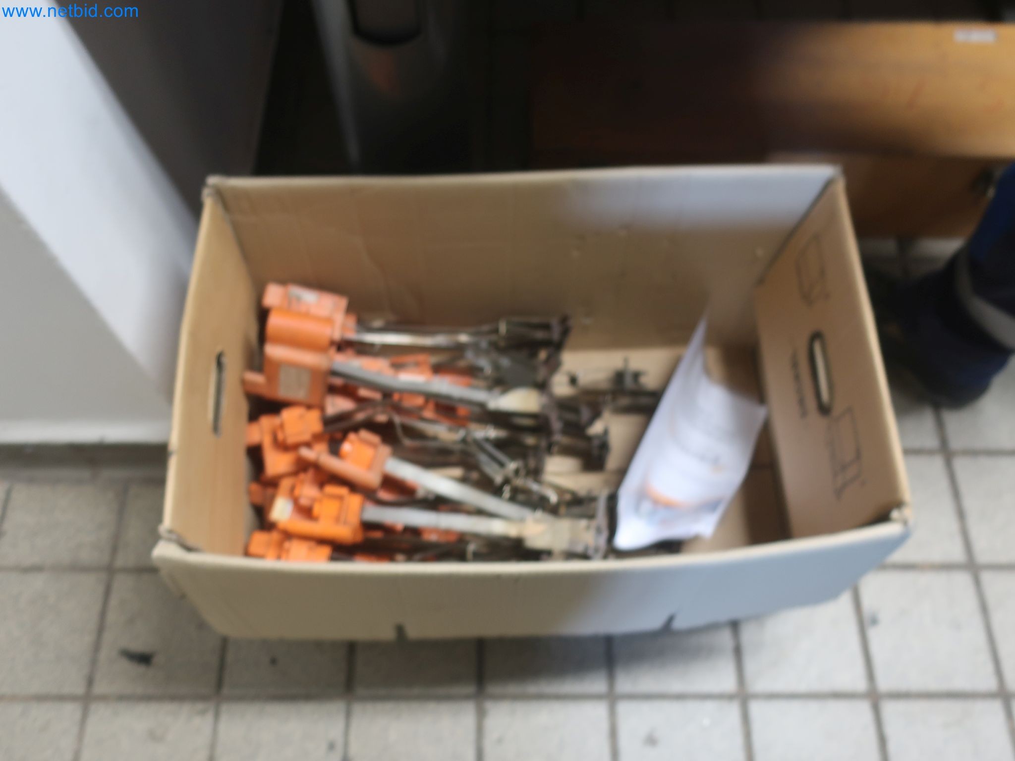 Závody na výrobu a skladování produktů z minerálních olejů, jakož i vstupů a hotových výrobků pro výrobu maziv.-1