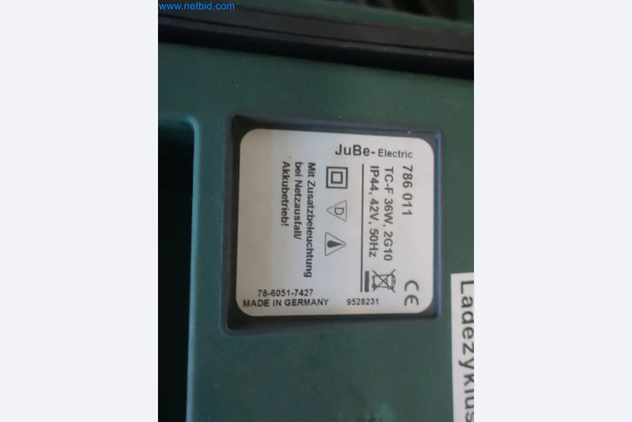 Závody na výrobu a skladování produktů z minerálních olejů, jakož i vstupů a hotových výrobků pro výrobu maziv.-12