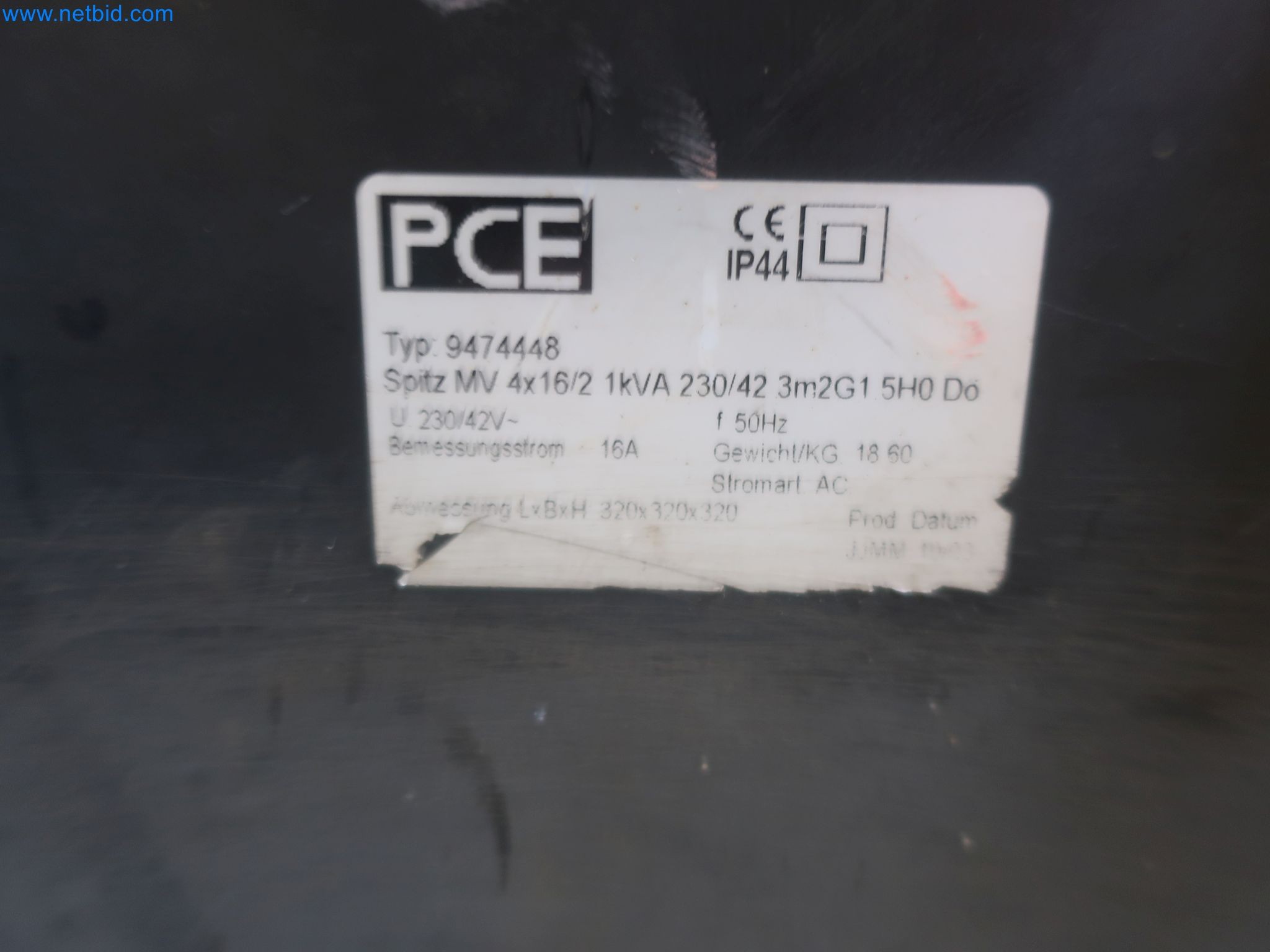 Závody na výrobu a skladování produktů z minerálních olejů, jakož i vstupů a hotových výrobků pro výrobu maziv.-14