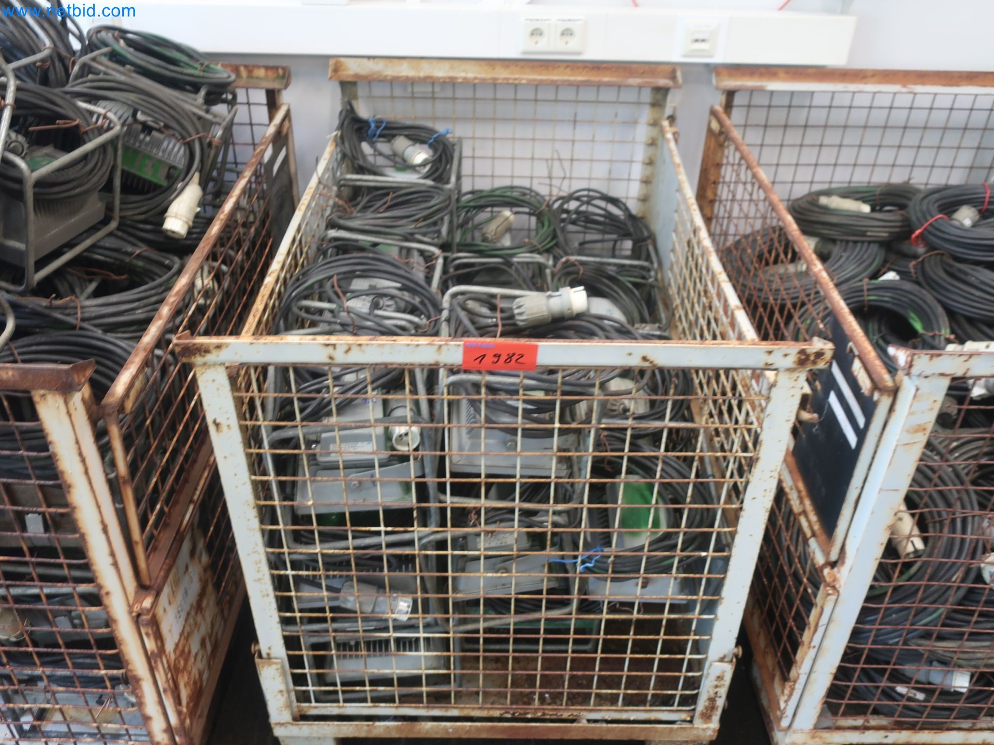 Závody na výrobu a skladování produktů z minerálních olejů, jakož i vstupů a hotových výrobků pro výrobu maziv.-5