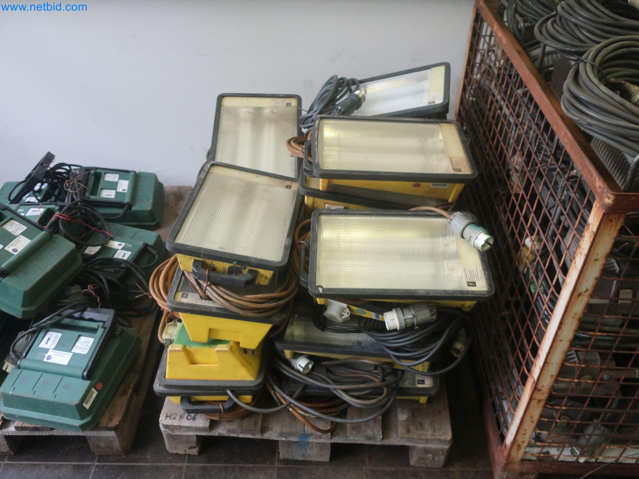 Závody na výrobu a skladování produktů z minerálních olejů, jakož i vstupů a hotových výrobků pro výrobu maziv.-8