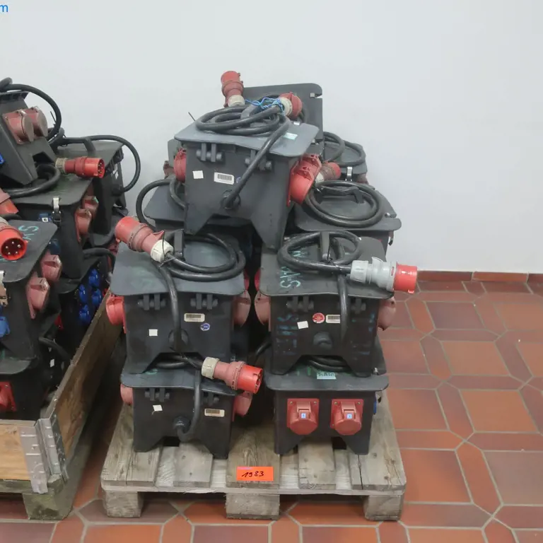 14 Drehstrom-Verteilerwürfel
