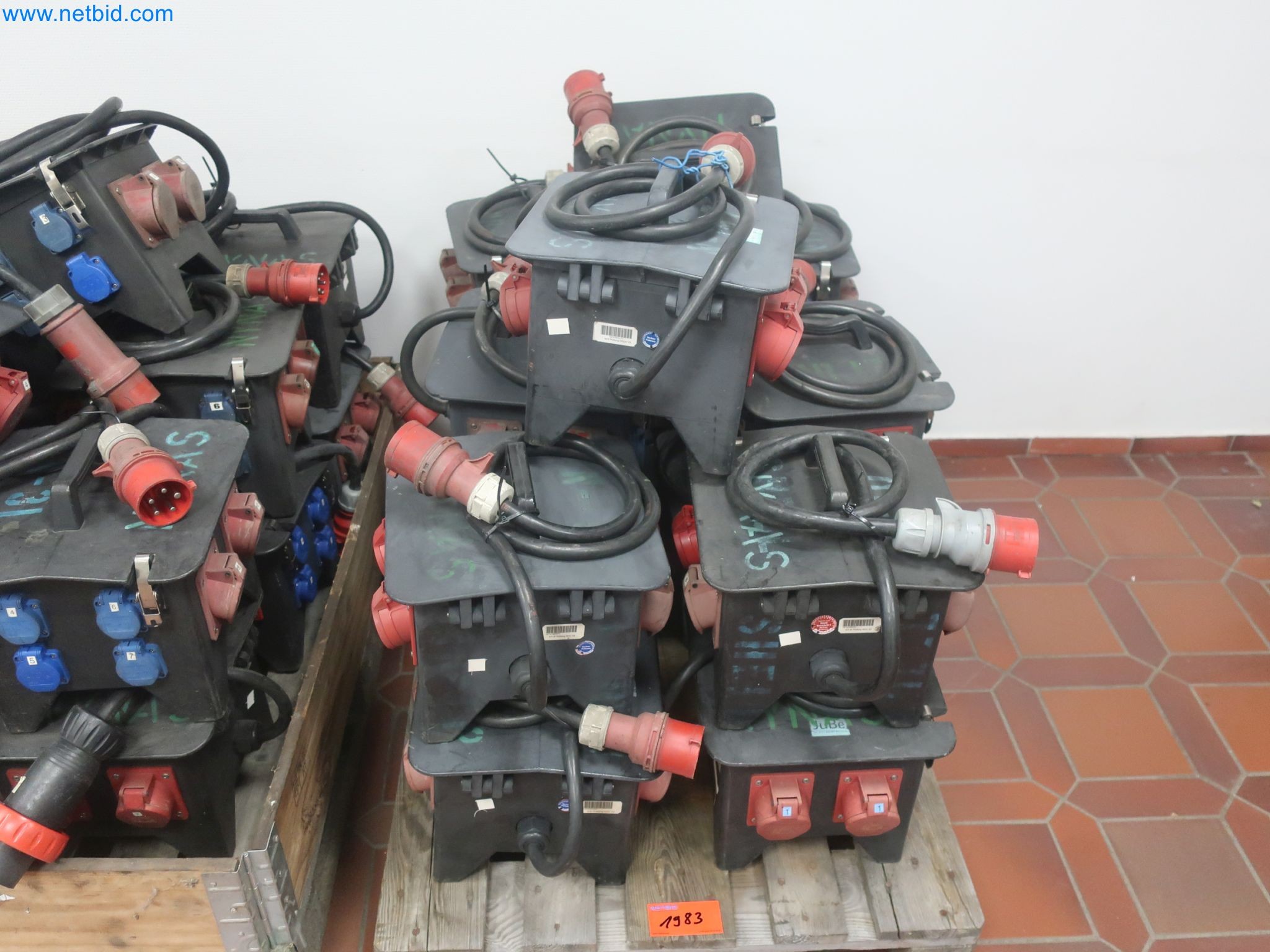 Závody na výrobu a skladování produktů z minerálních olejů, jakož i vstupů a hotových výrobků pro výrobu maziv.-2