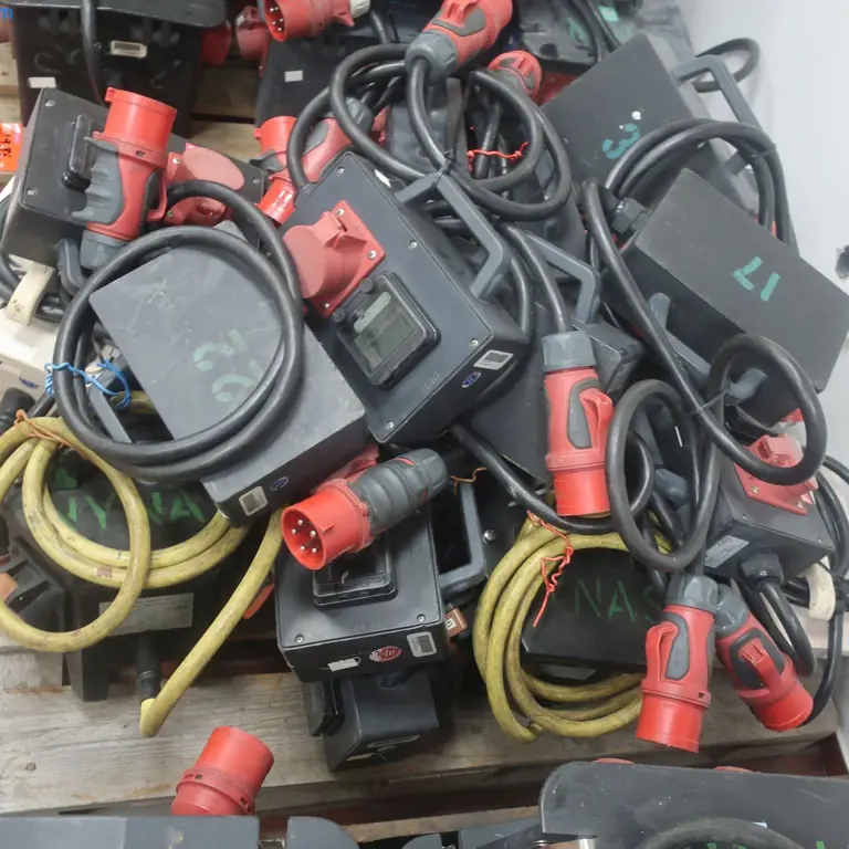 1 Posten Drehstrom-Verteilerwürfel