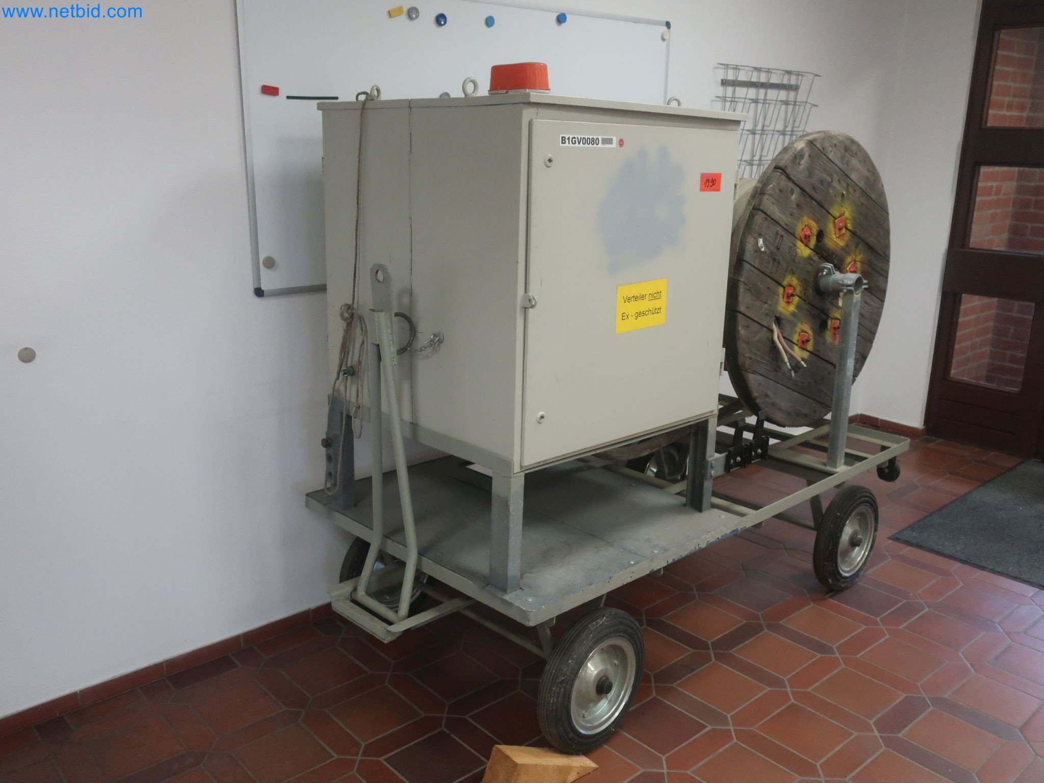 Magazinbestände, Rohöl-/Gas-Öl-/Einsatzpumpen sowie Betriebsausstattung einer Raffinerie-1