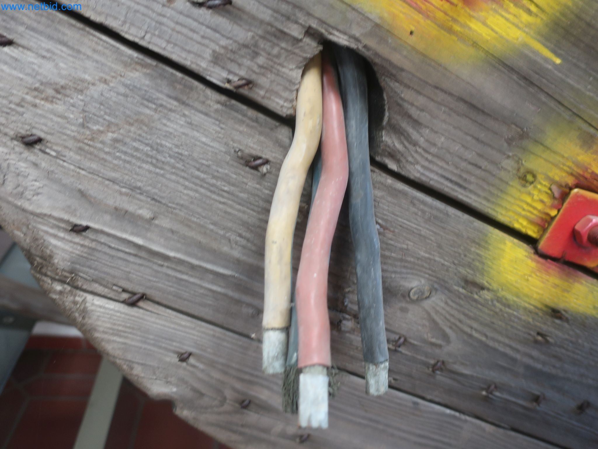 Magazinbestände, Rohöl-/Gas-Öl-/Einsatzpumpen sowie Betriebsausstattung einer Raffinerie-2