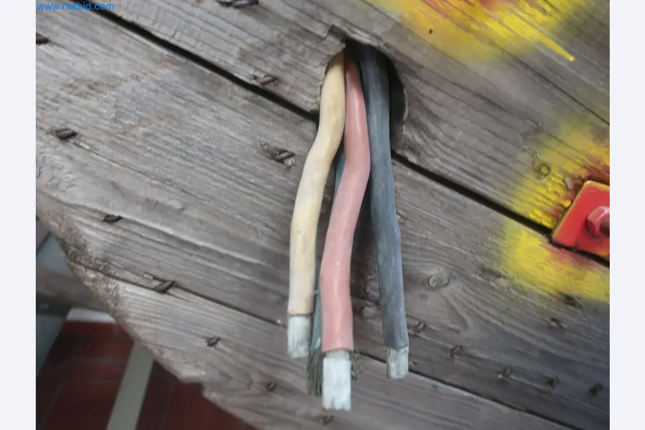 Plantas de producción y almacenamiento de productos derivados del petróleo, así como de insumos y productos acabados para la fabricación de lubricantes.-2