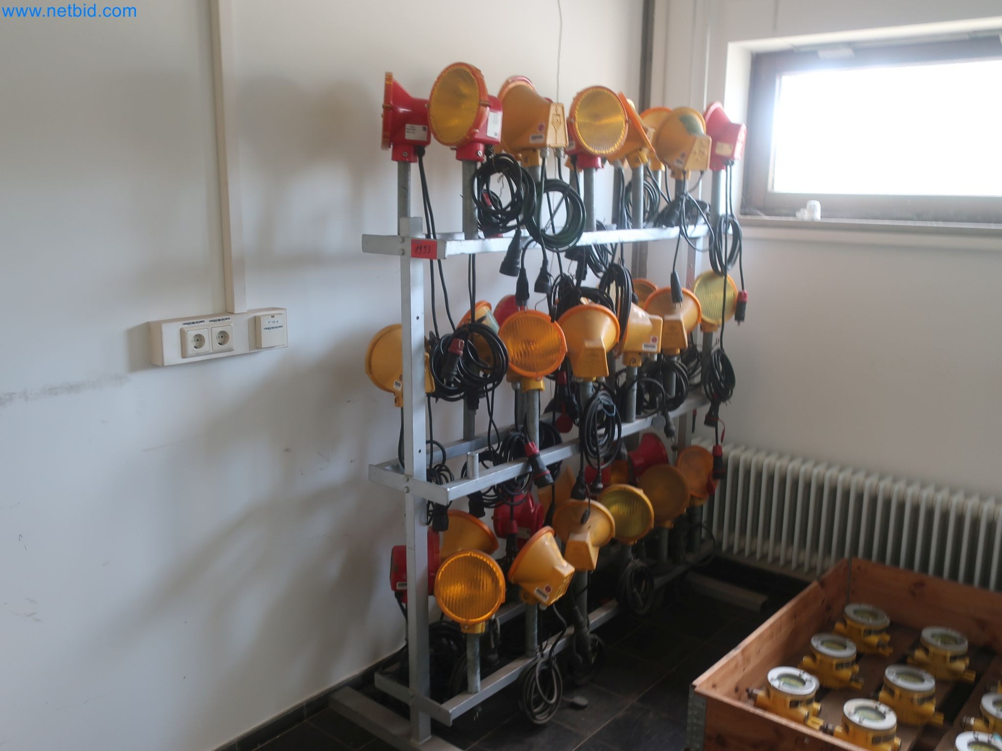 Magazinbestände, Rohöl-/Gas-Öl-/Einsatzpumpen sowie Betriebsausstattung einer Raffinerie-1