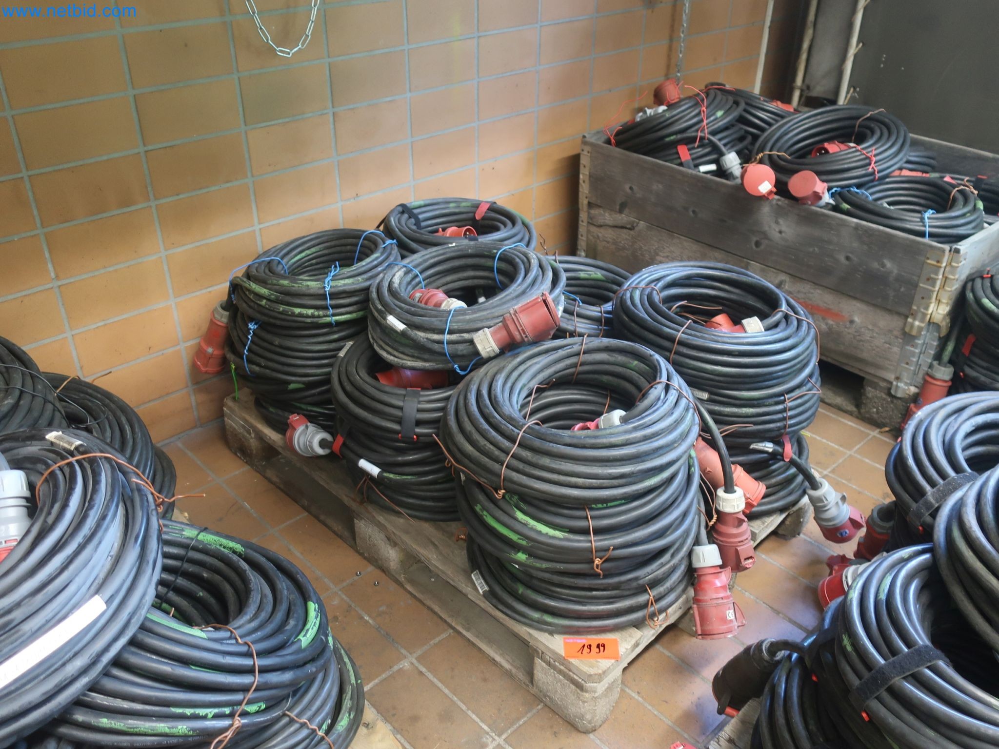 Závody na výrobu a skladování produktů z minerálních olejů, jakož i vstupů a hotových výrobků pro výrobu maziv.-1