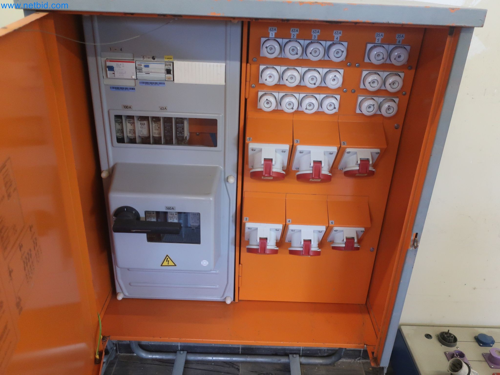 Magazinbestände, Rohöl-/Gas-Öl-/Einsatzpumpen sowie Betriebsausstattung einer Raffinerie-1