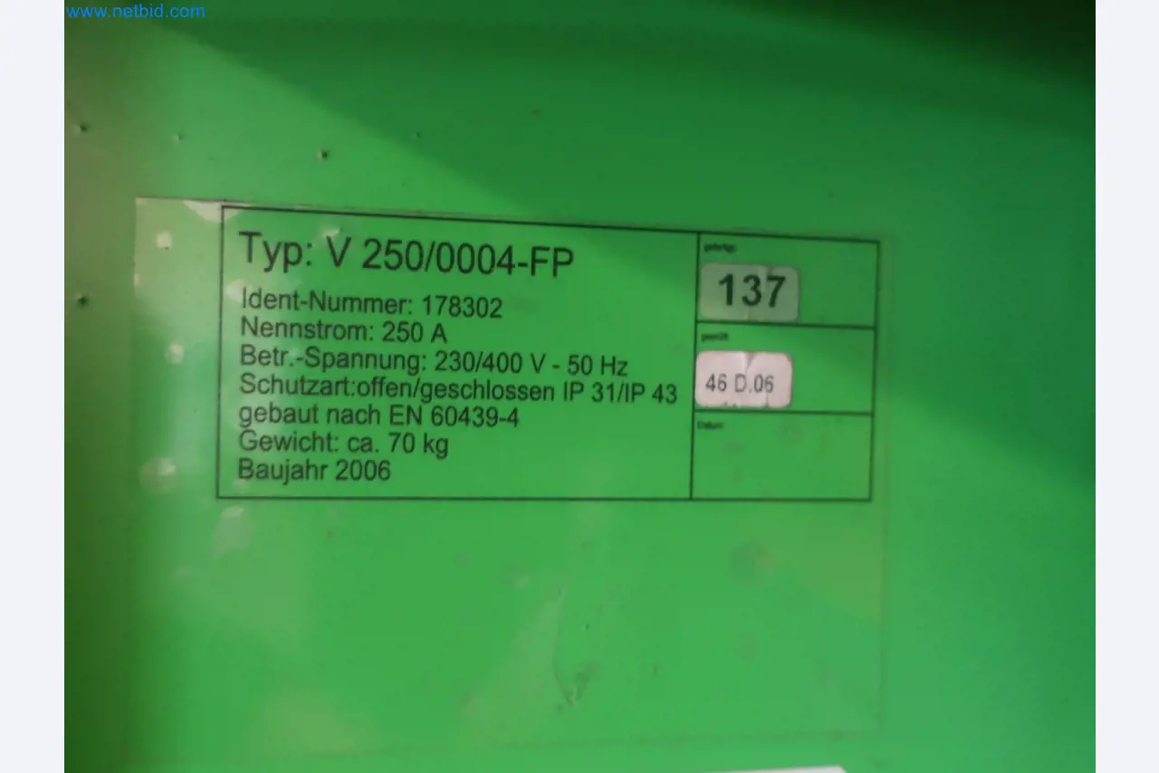 Installations pour la fabrication et le stockage de produits pétroliers ainsi que de produits d'alimentation et de produits finis pour la fabrication de lubrifiants-2