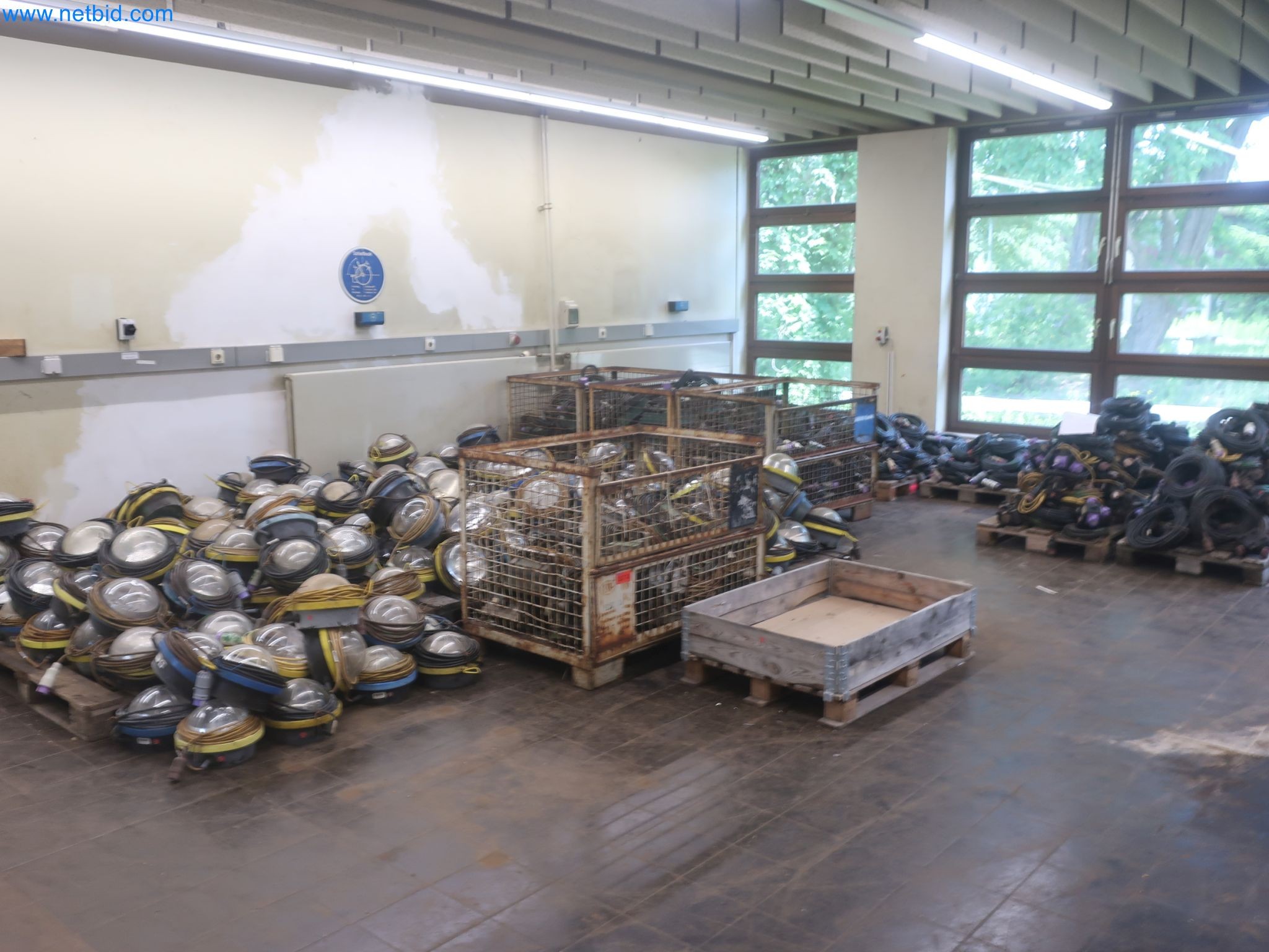 Závody na výrobu a skladování produktů z minerálních olejů, jakož i vstupů a hotových výrobků pro výrobu maziv.-1