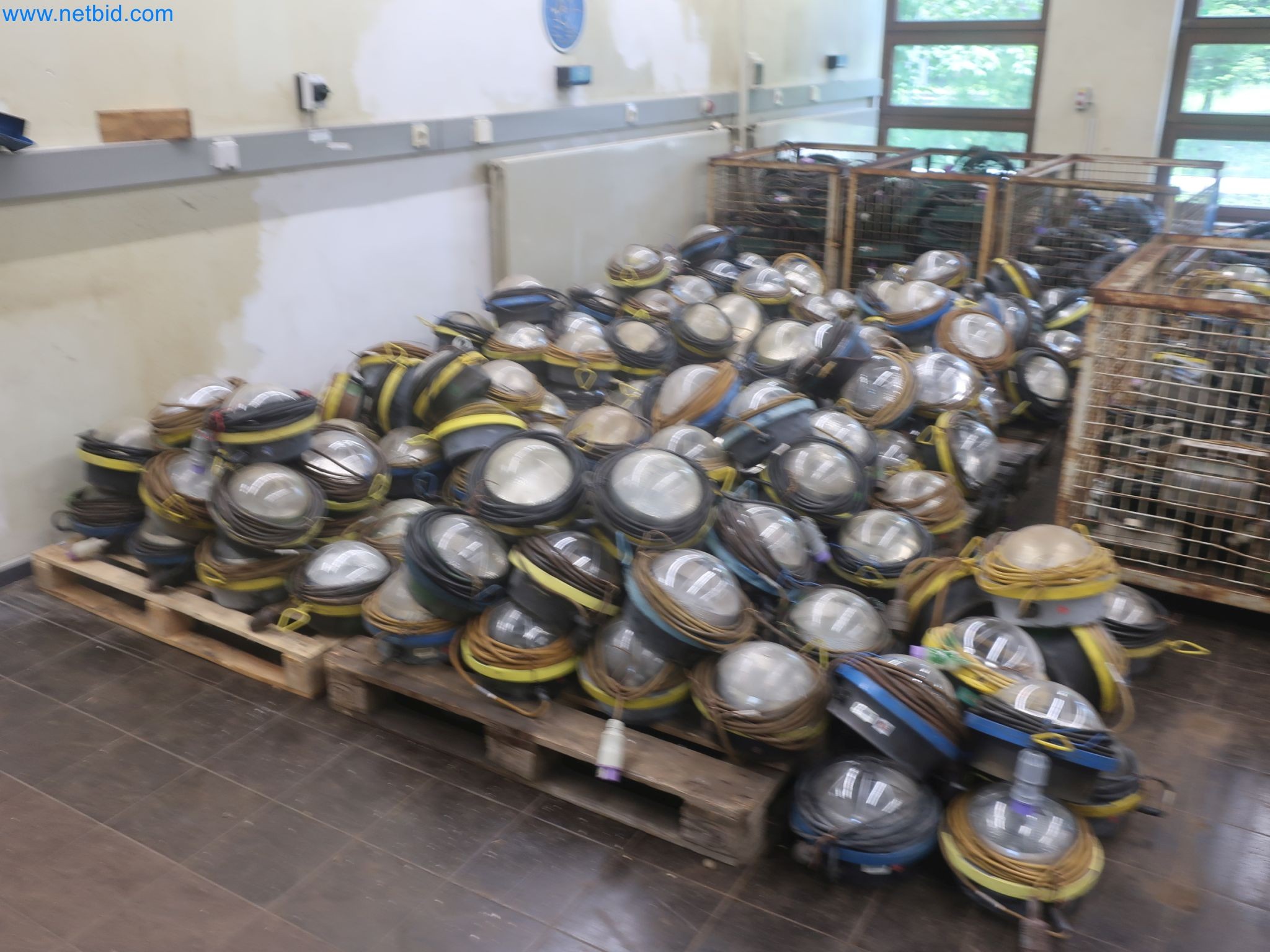 Závody na výrobu a skladování produktů z minerálních olejů, jakož i vstupů a hotových výrobků pro výrobu maziv.-2