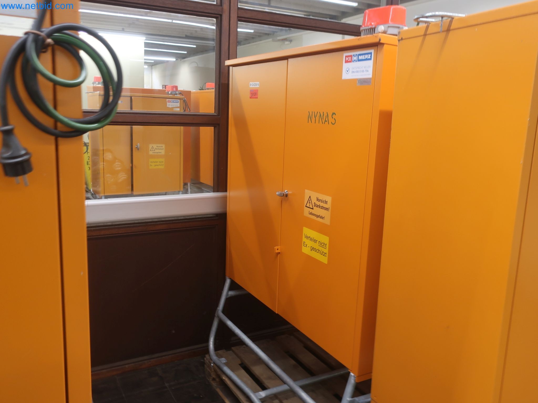 Závody na výrobu a skladování produktů z minerálních olejů, jakož i vstupů a hotových výrobků pro výrobu maziv.-1