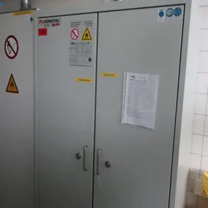 Szafa na materiały niebezpieczne (specjalna szafa na trucizny) (późniejsza wersja) Düperthal 90