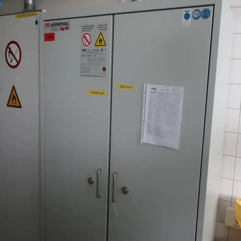 Szafa na materiały niebezpieczne (specjalna szafa na trucizny) (późniejsza wersja) Düperthal 90