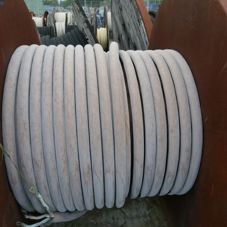 Niederspannungskabel  NssHÖU-J 4X70²
