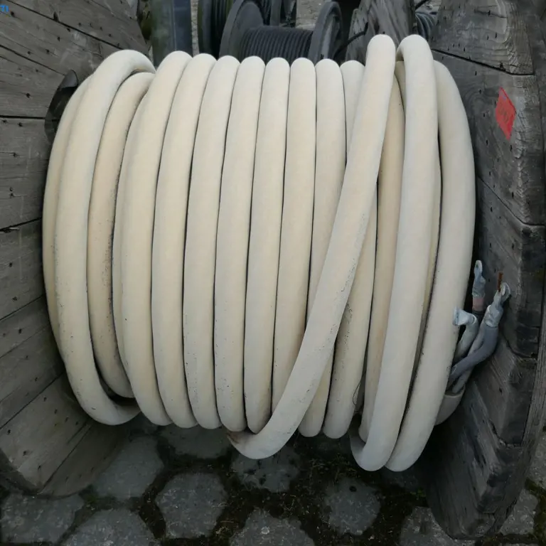 Niederspannungskabel  NssHÖU-J 4X95²