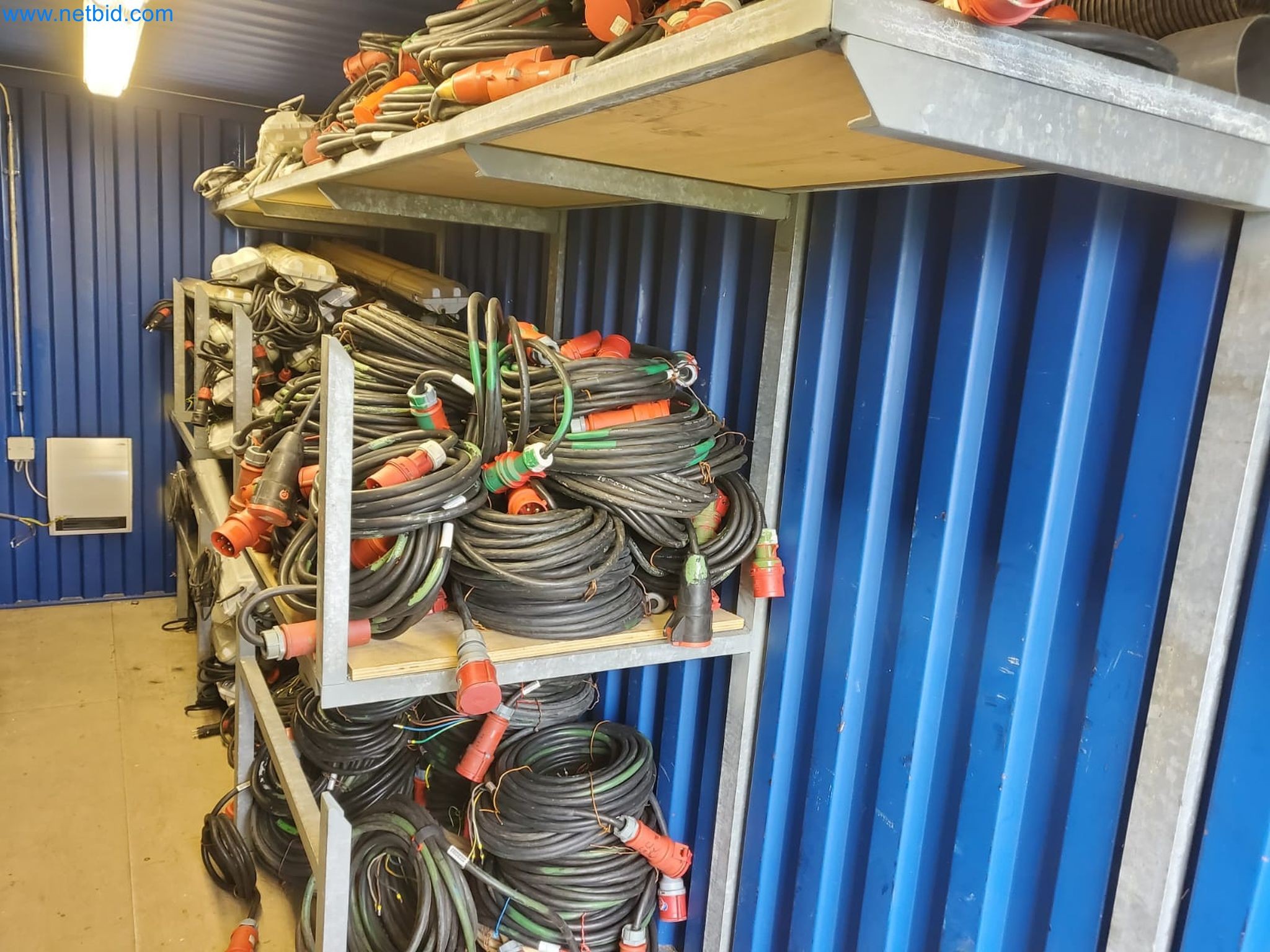 Závody na výrobu a skladování produktů z minerálních olejů, jakož i vstupů a hotových výrobků pro výrobu maziv.-3