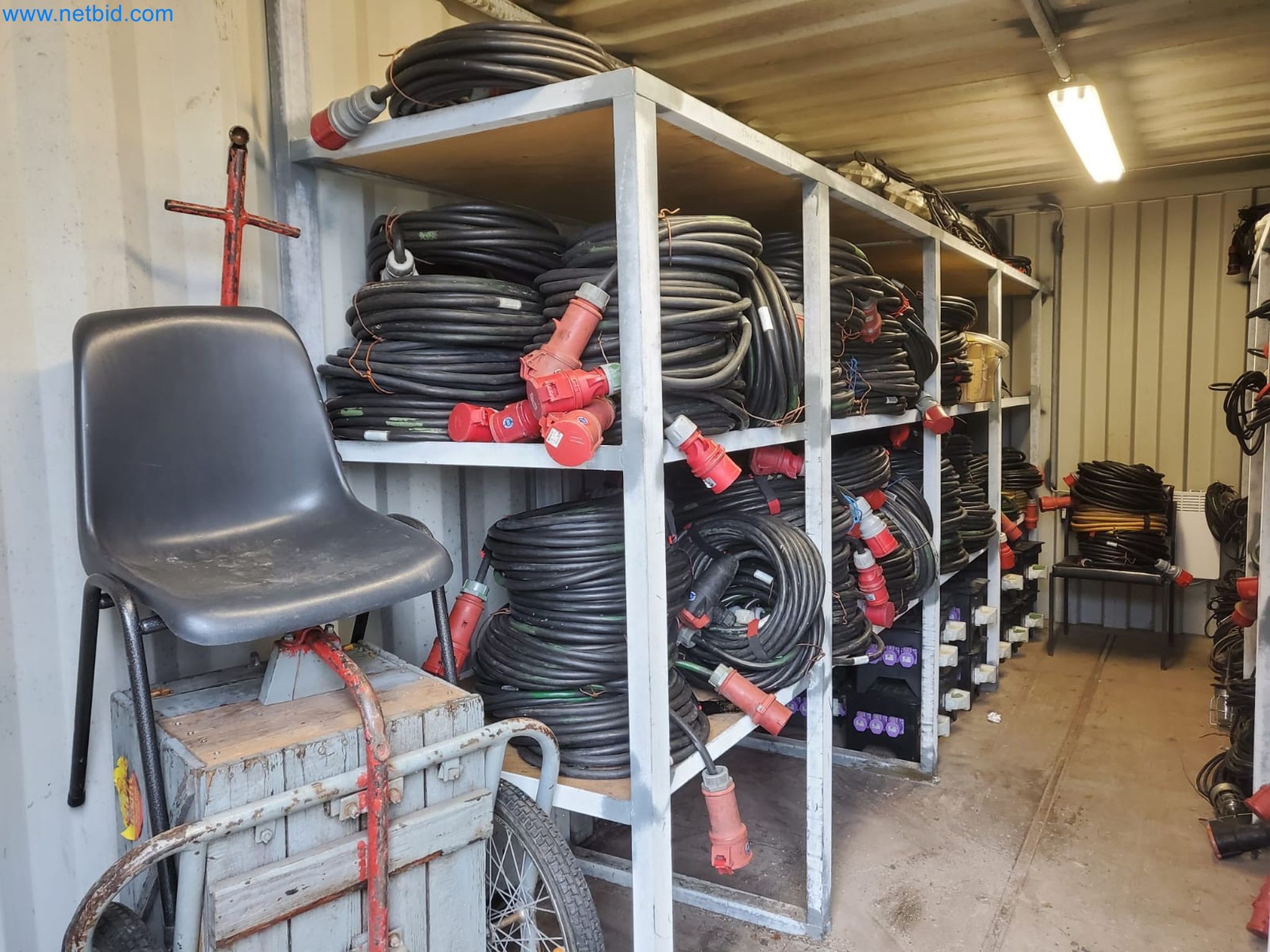 Závody na výrobu a skladování produktů z minerálních olejů, jakož i vstupů a hotových výrobků pro výrobu maziv.-2