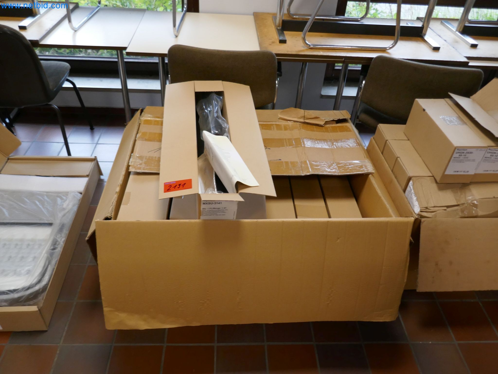 Magazinbestände, Rohöl-/Gas-Öl-/Einsatzpumpen sowie Betriebsausstattung einer Raffinerie-1